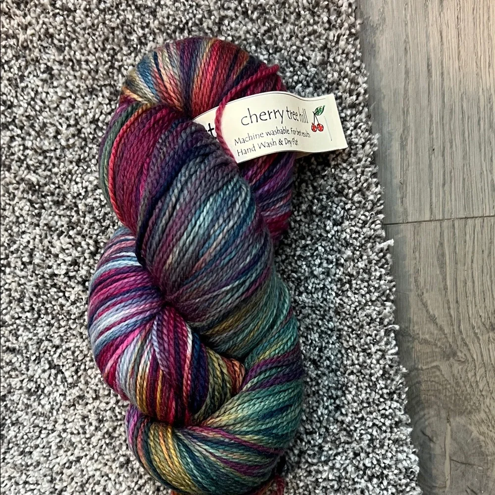 Cherry Tree Hill 484 yards supersock yarn - Picture 2 of 6